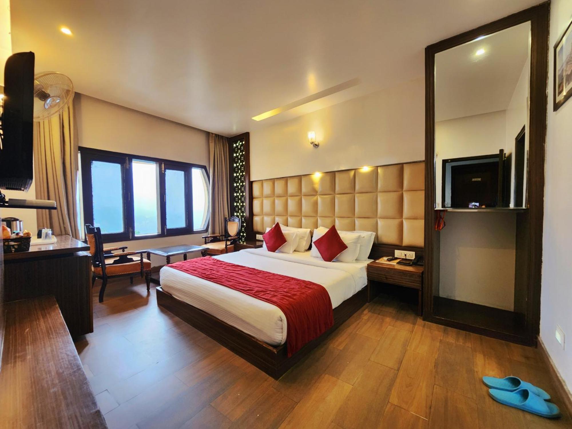 Hotel Surya Simlá Kültér fotó
