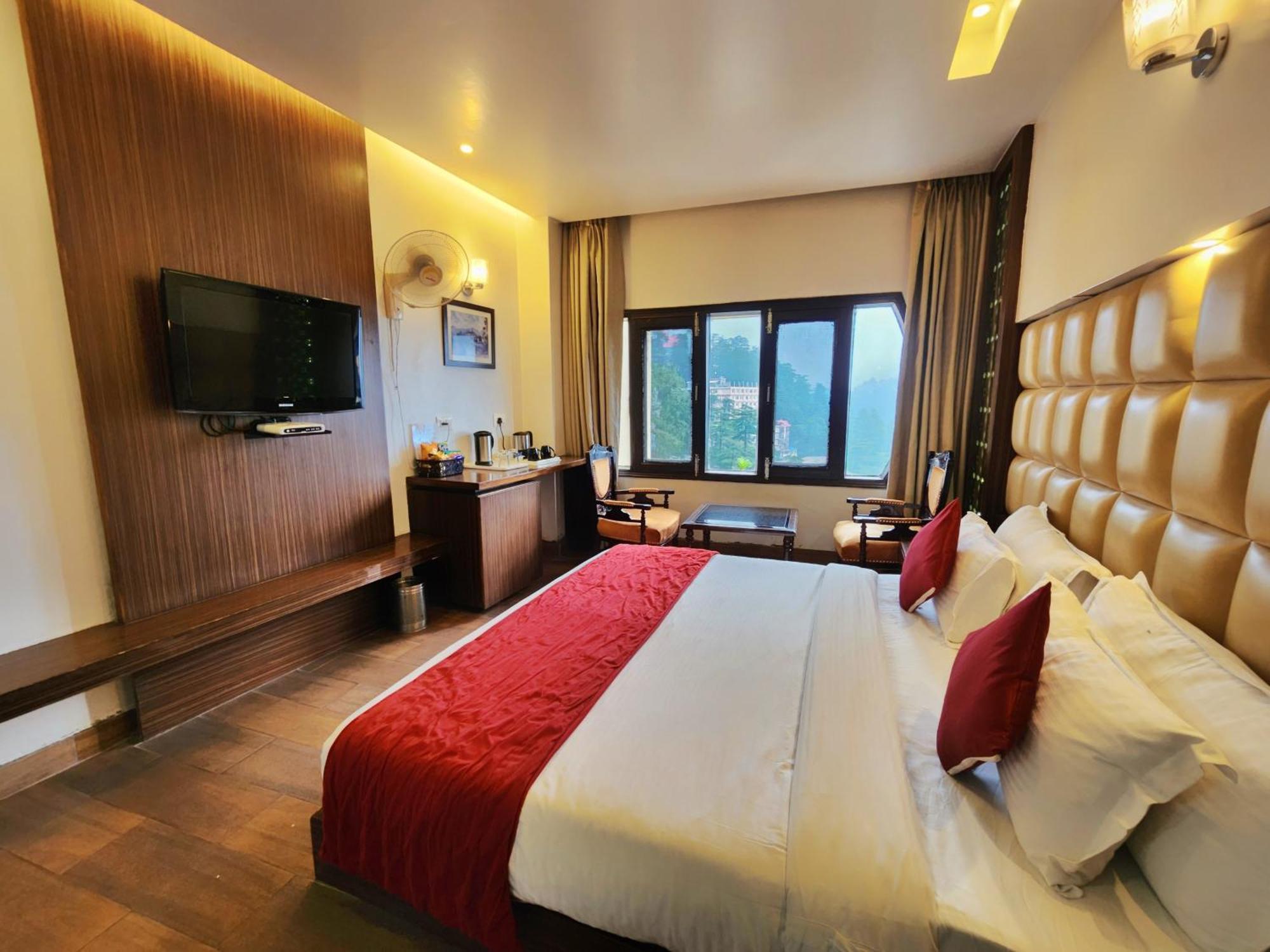 Hotel Surya Simlá Kültér fotó