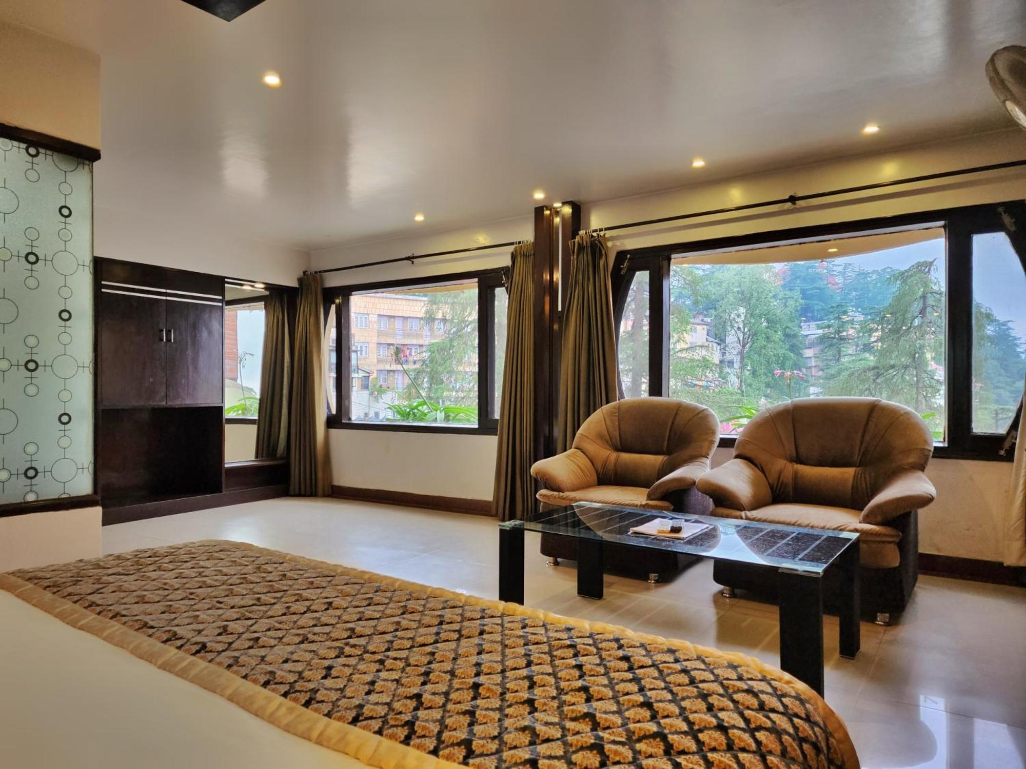 Hotel Surya Simlá Kültér fotó