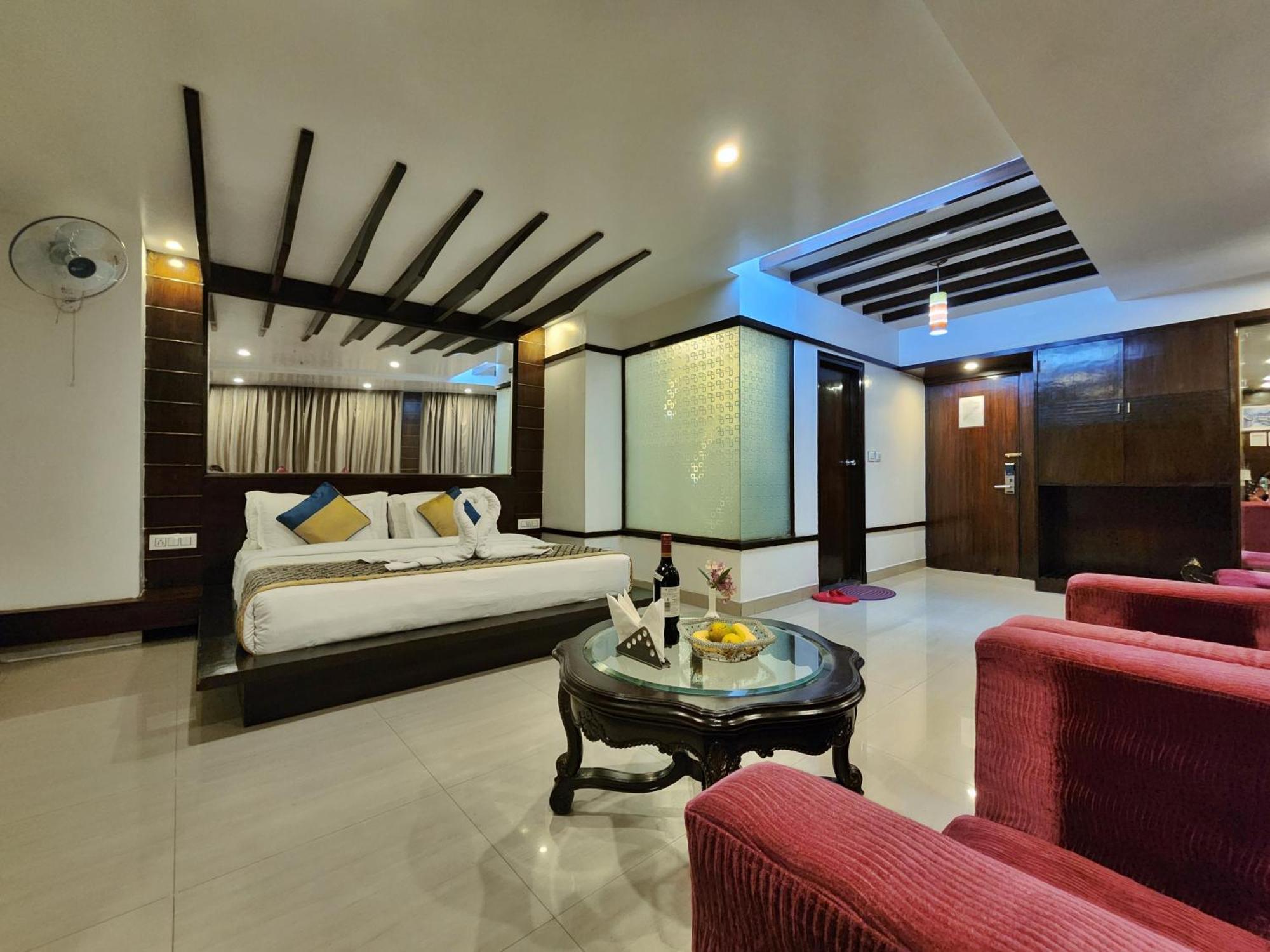 Hotel Surya Simlá Kültér fotó