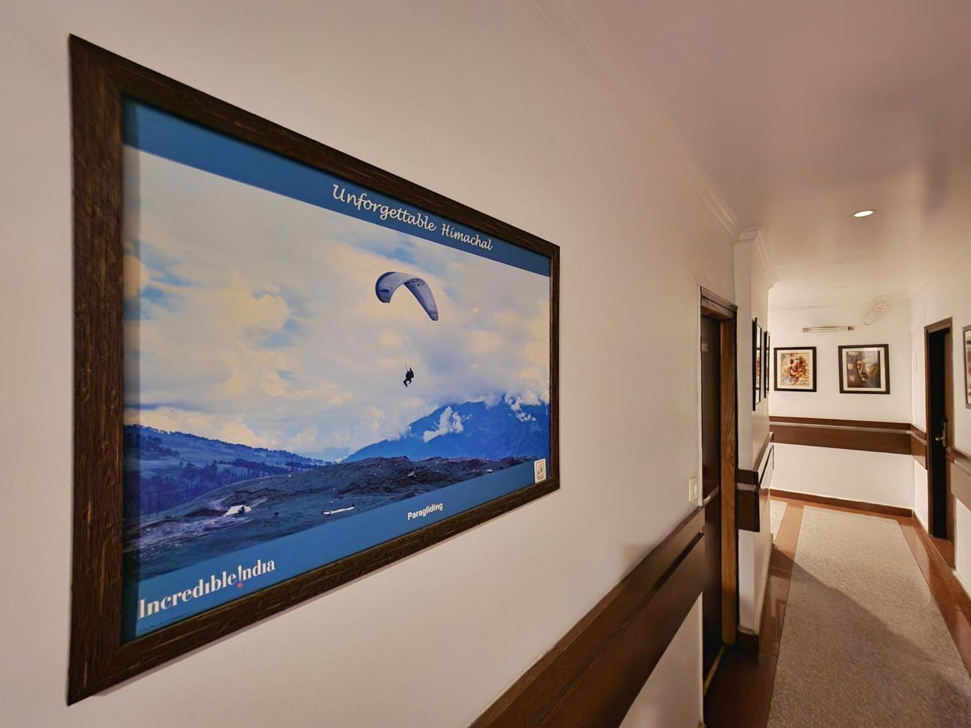 Hotel Surya Simlá Kültér fotó