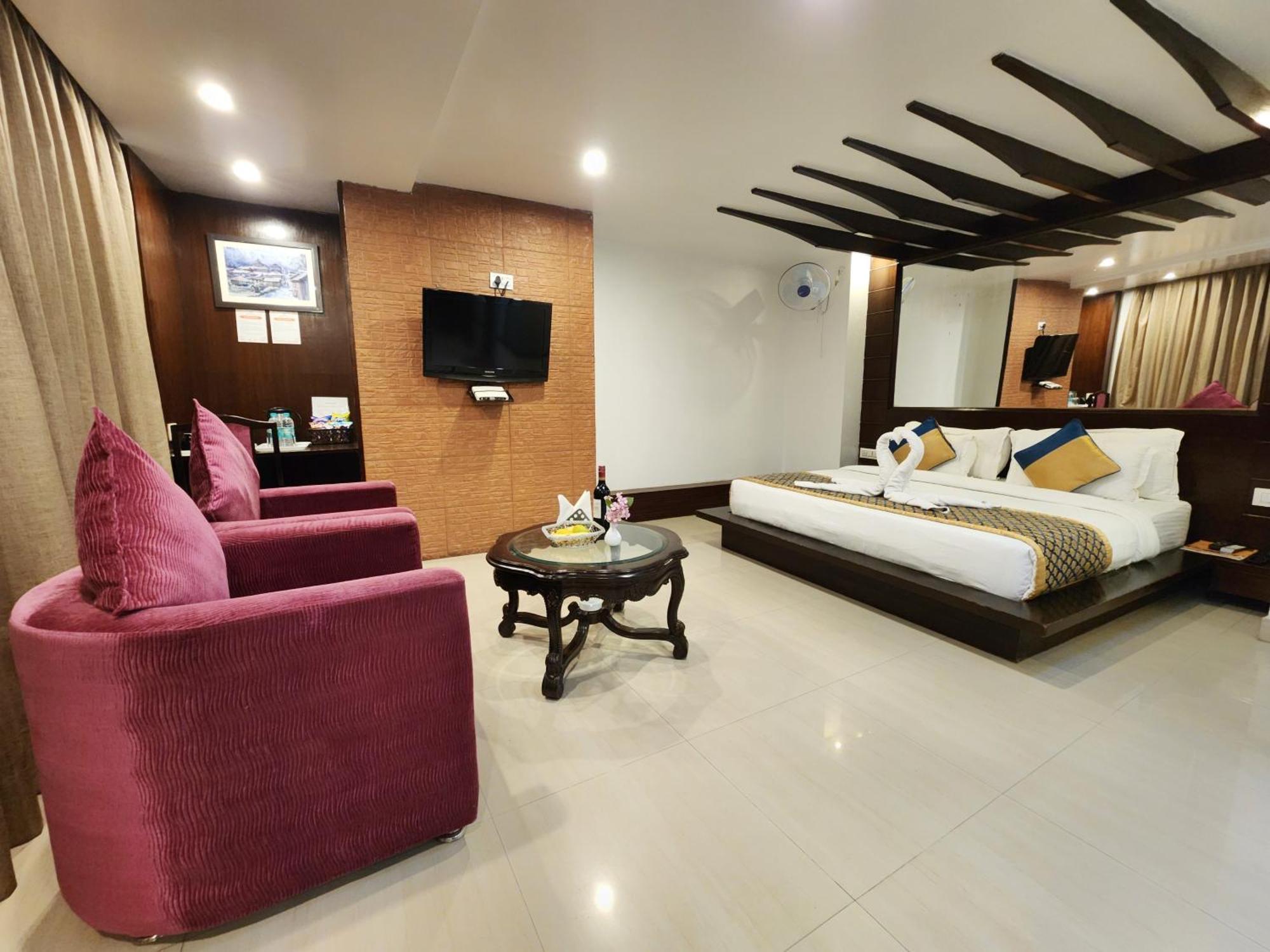 Hotel Surya Simlá Kültér fotó