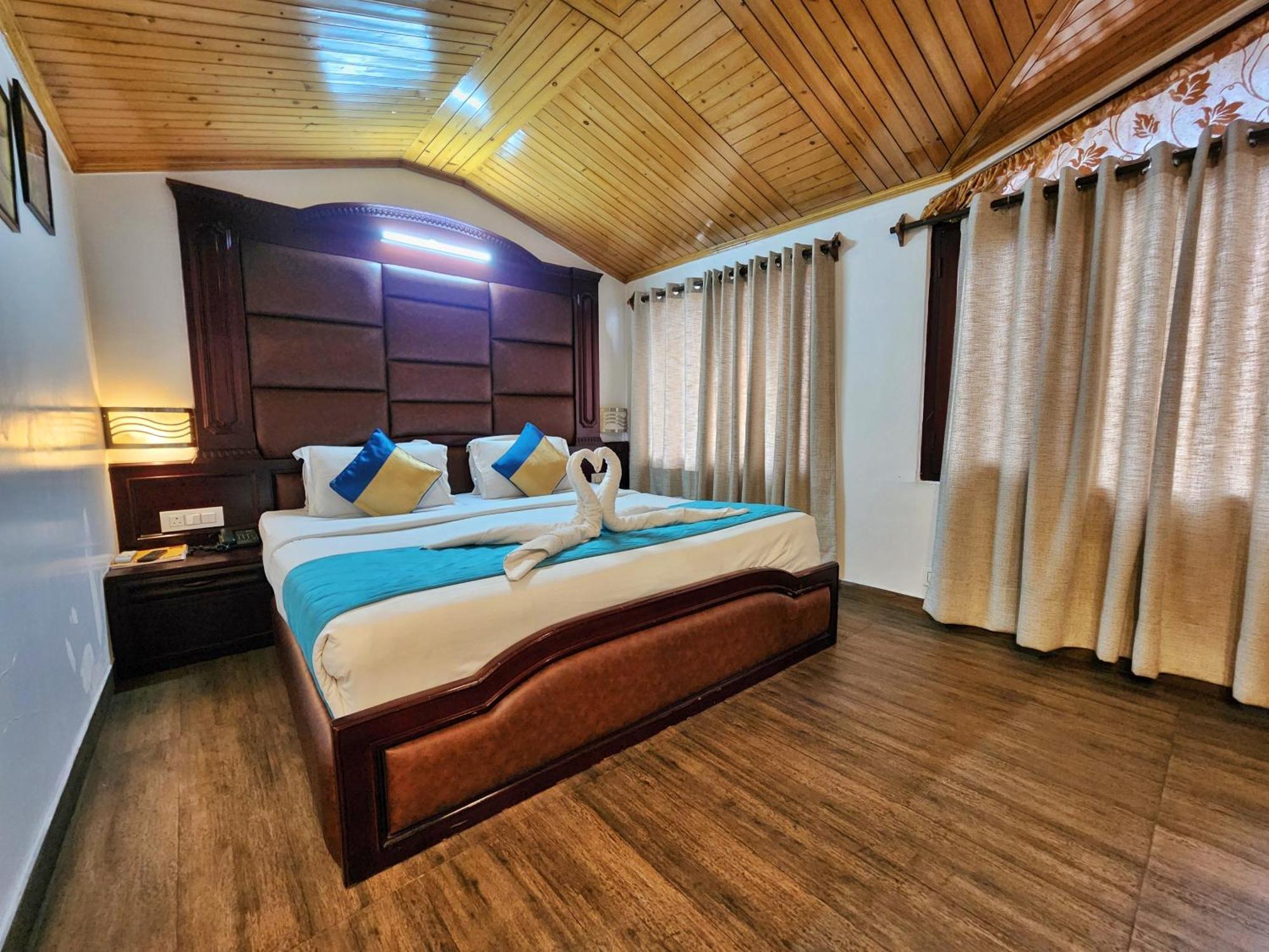 Hotel Surya Simlá Kültér fotó