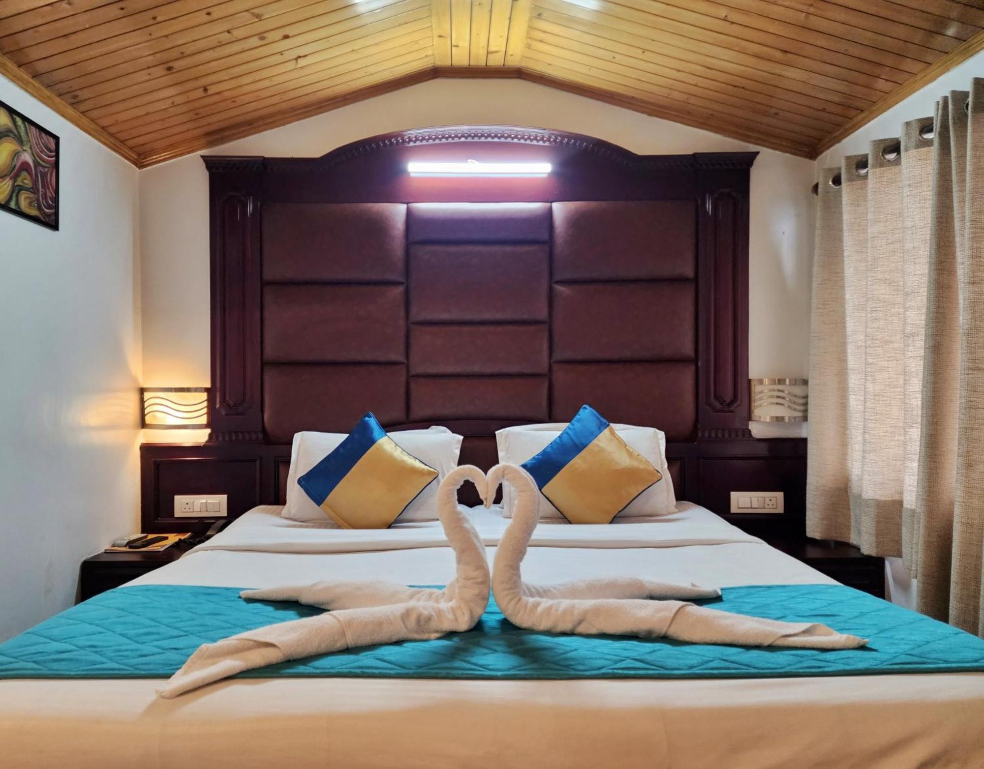 Hotel Surya Simlá Kültér fotó