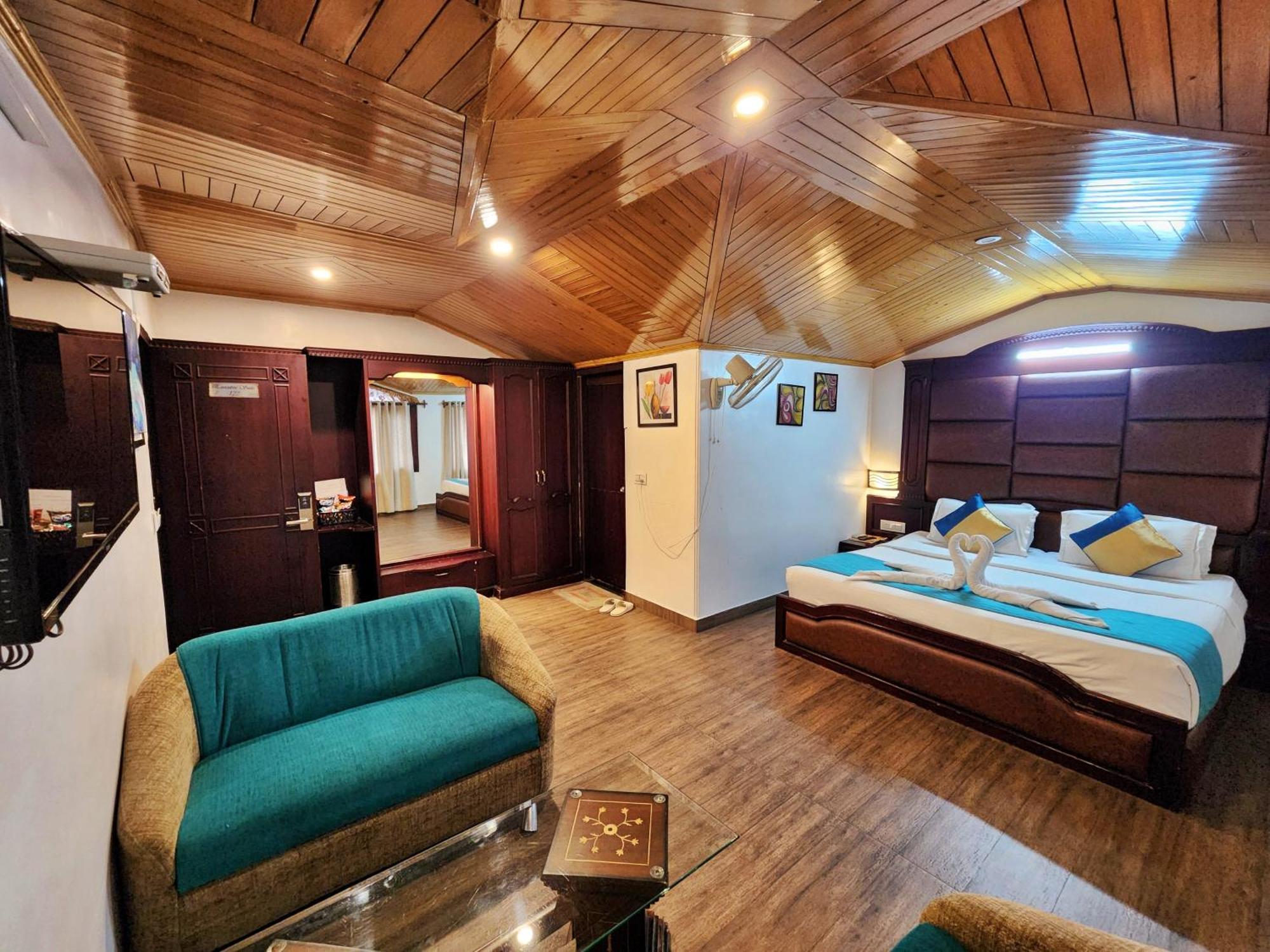 Hotel Surya Simlá Kültér fotó