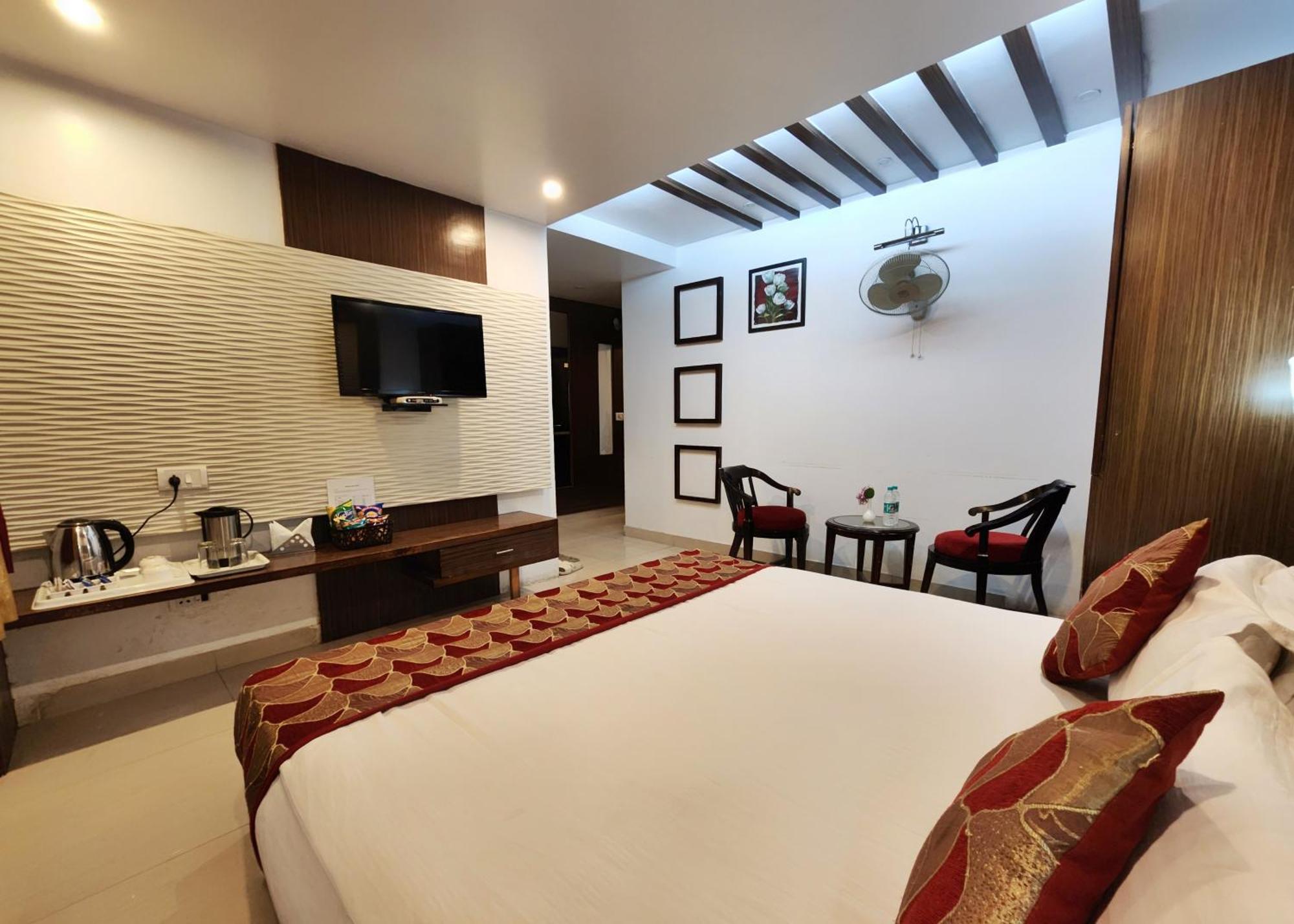 Hotel Surya Simlá Kültér fotó