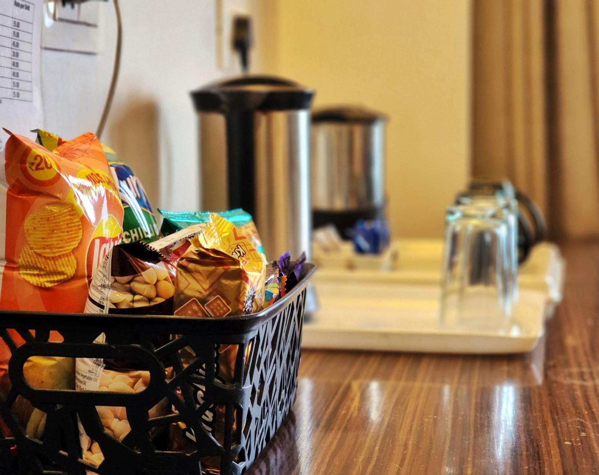 Hotel Surya Simlá Kültér fotó