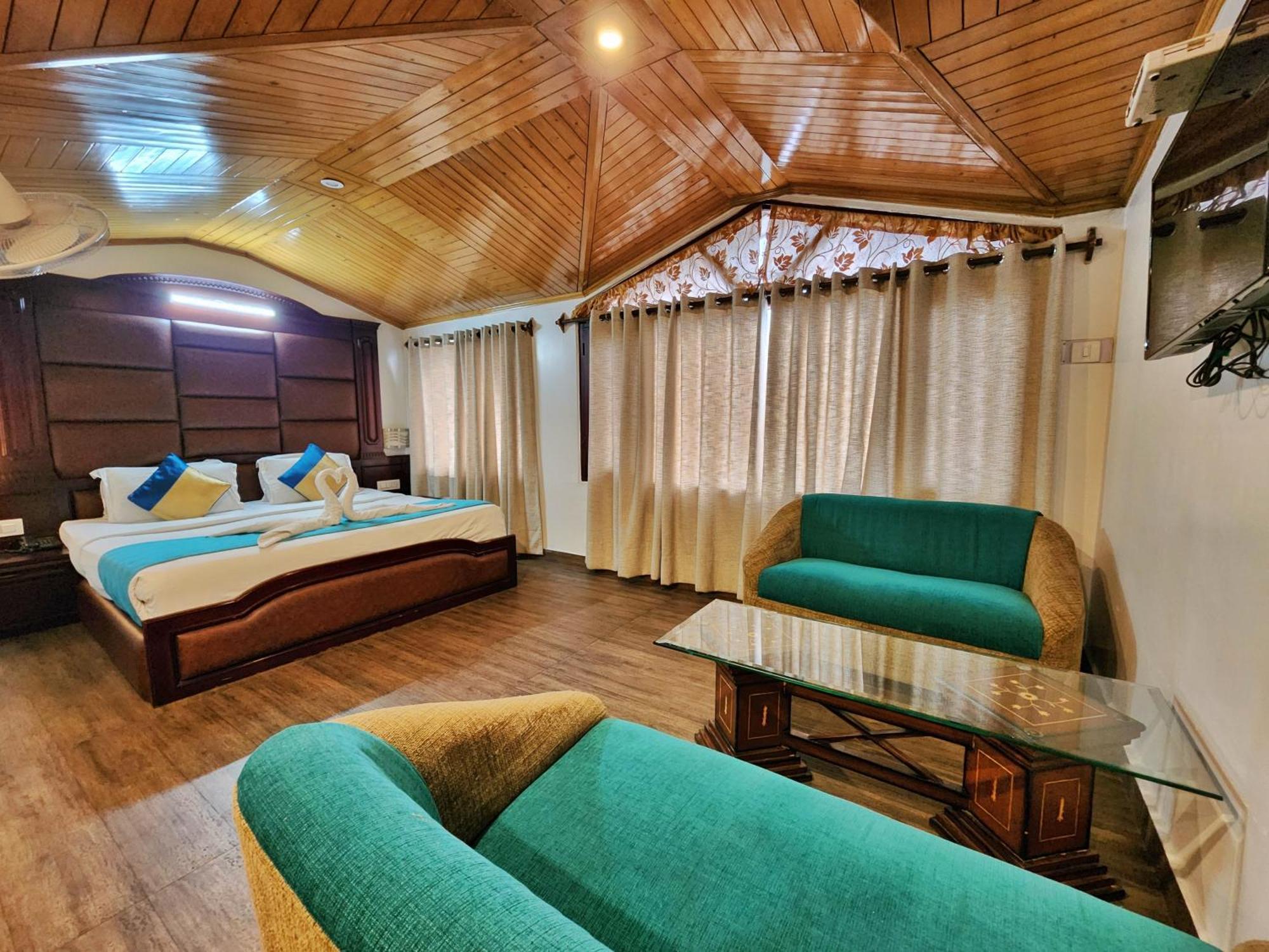 Hotel Surya Simlá Kültér fotó