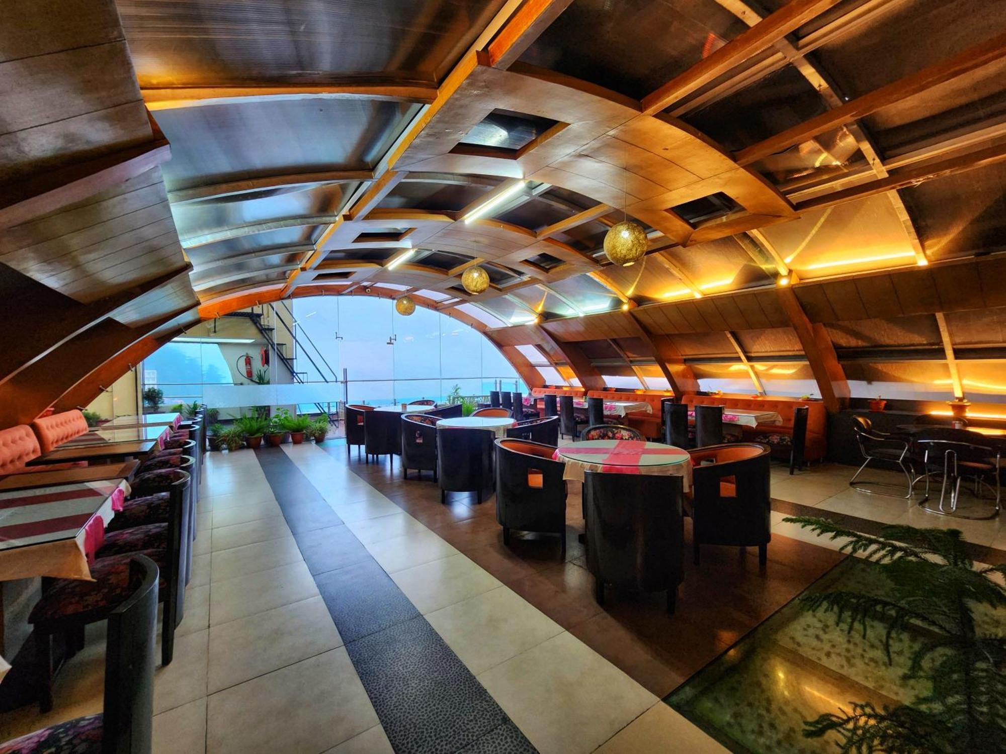Hotel Surya Simlá Kültér fotó
