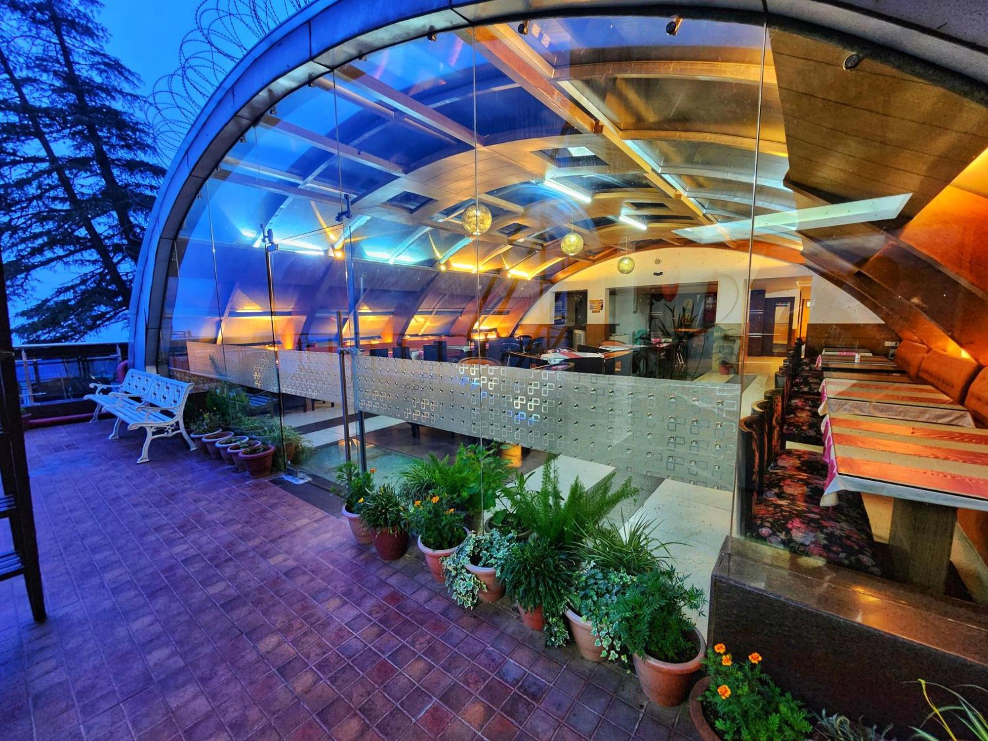 Hotel Surya Simlá Kültér fotó